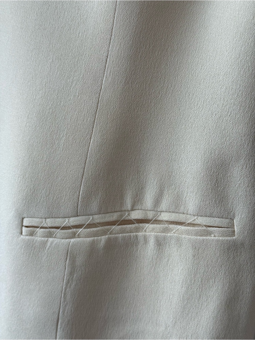 Vintage Dana Buchman 100% Silk Cream High-Neck Vest Top Sz 8 - Picture 2 of 5